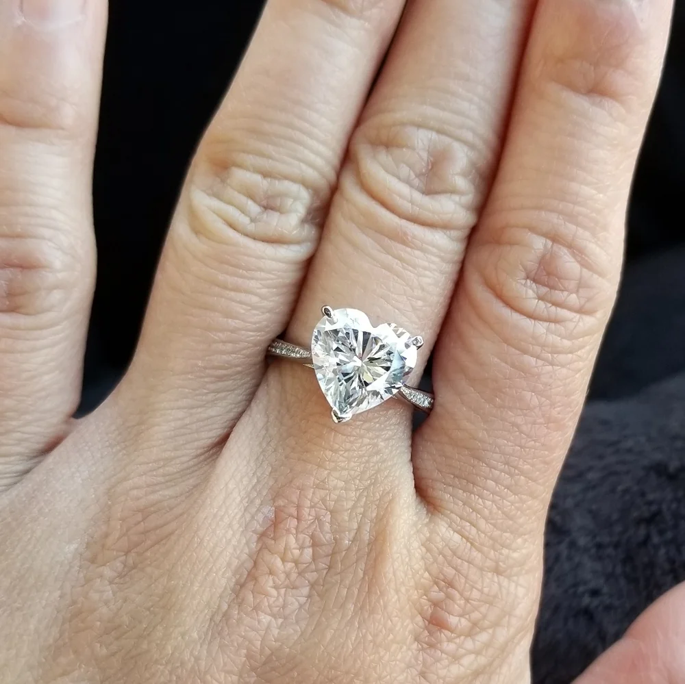 đź’Ž3.5 CARATđź’Ž SIMULATED HEART DIAMOND RING - Picture 3 of 6